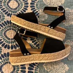 Girls KayDay brand sandals size 2